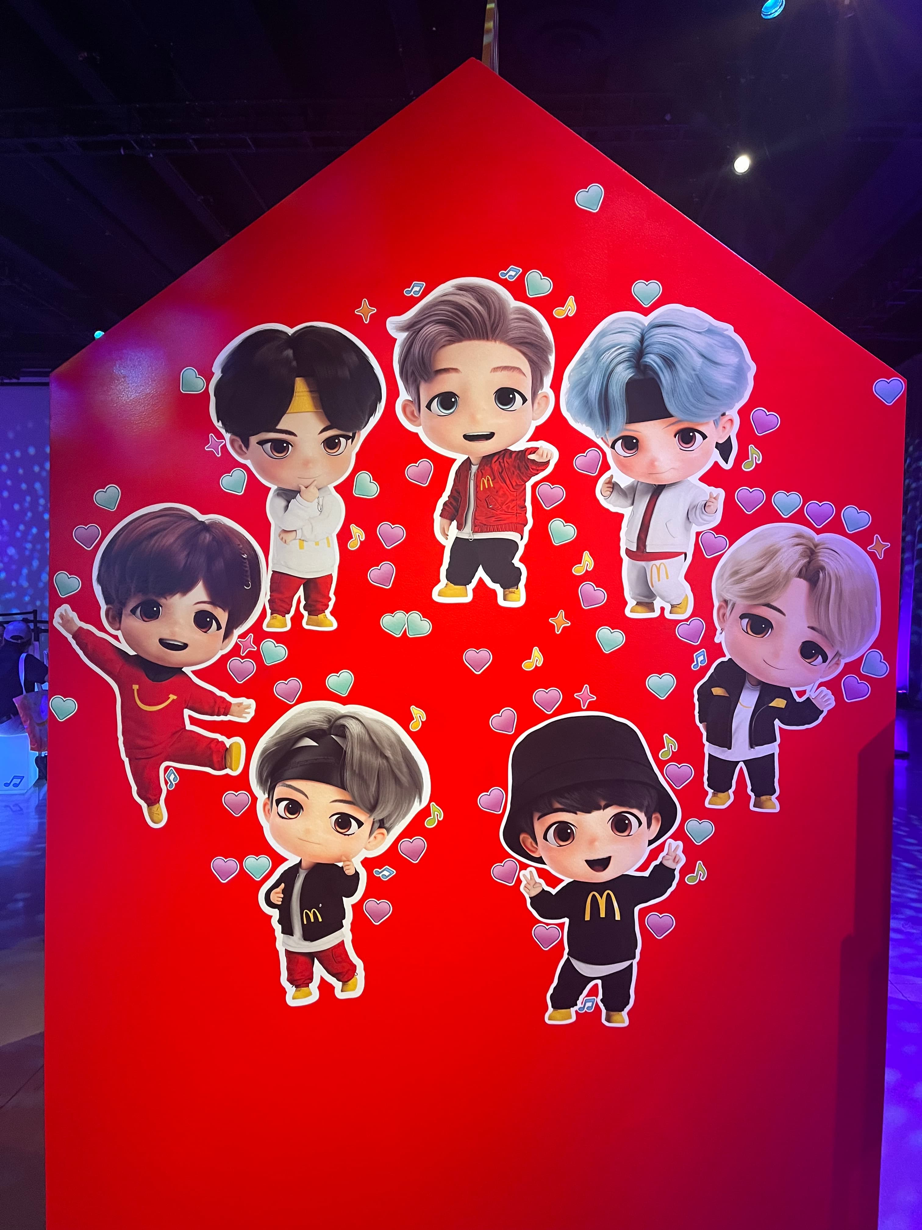 tiktok - tinytan x mcdonald's LA pop up