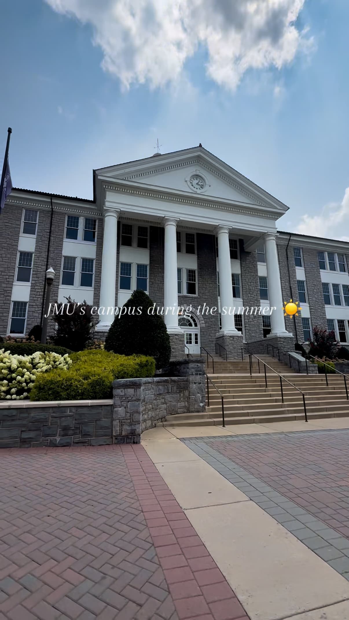 TikTok - christiana_andreaa