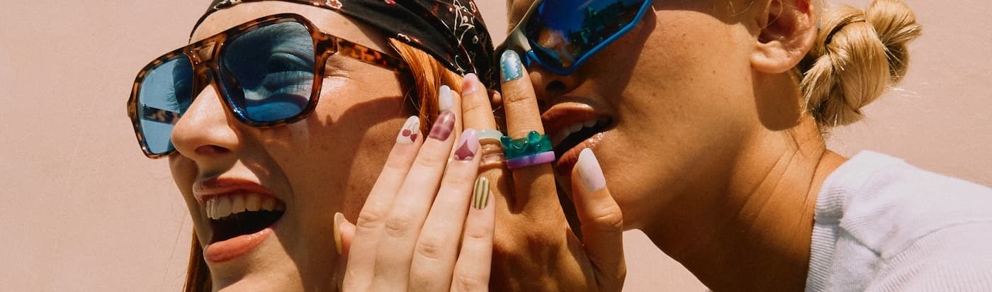 Nous nails background