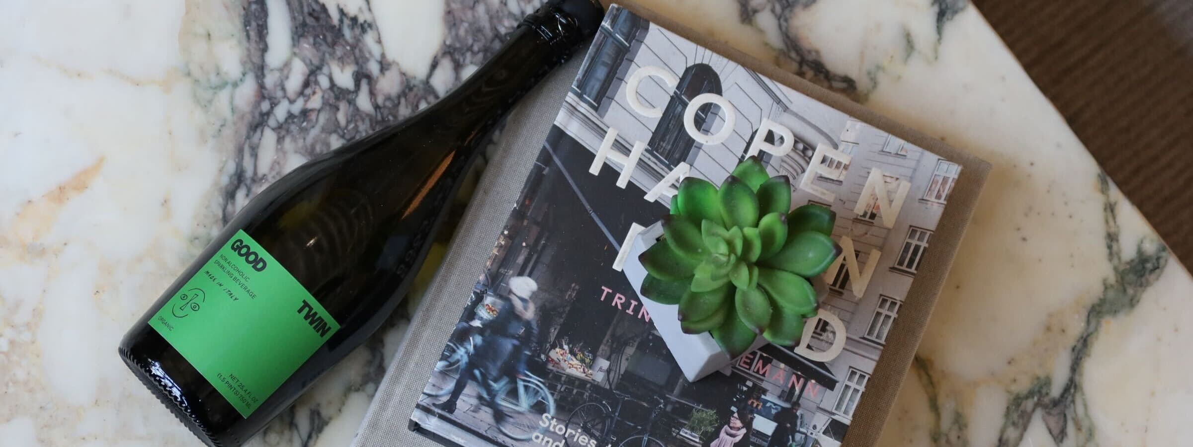 Good Twin Non Alc Sparkling Wine background