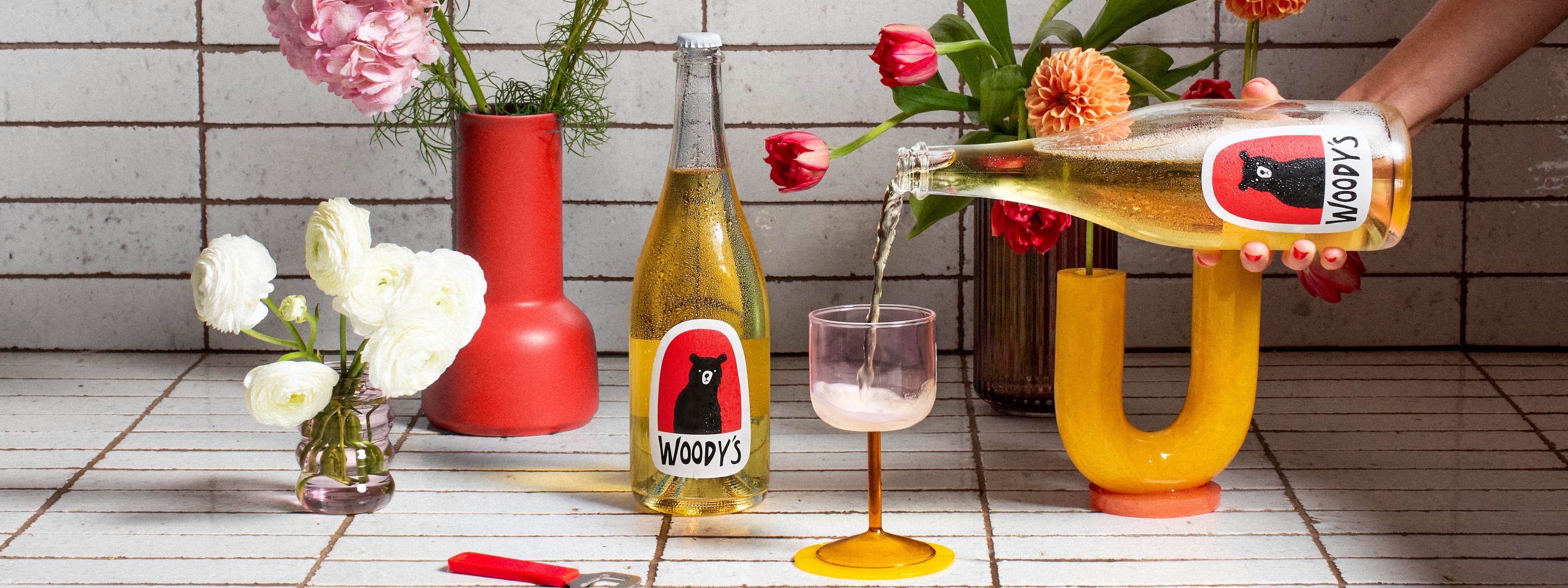 Woody's Wine background