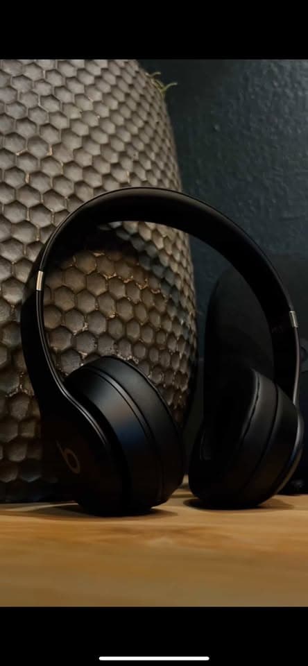 UGC Beats Unboxing Video